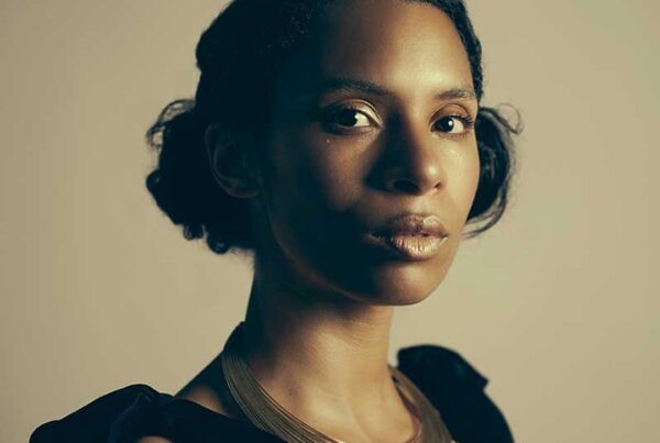 Isla – Les Yeux Noirs